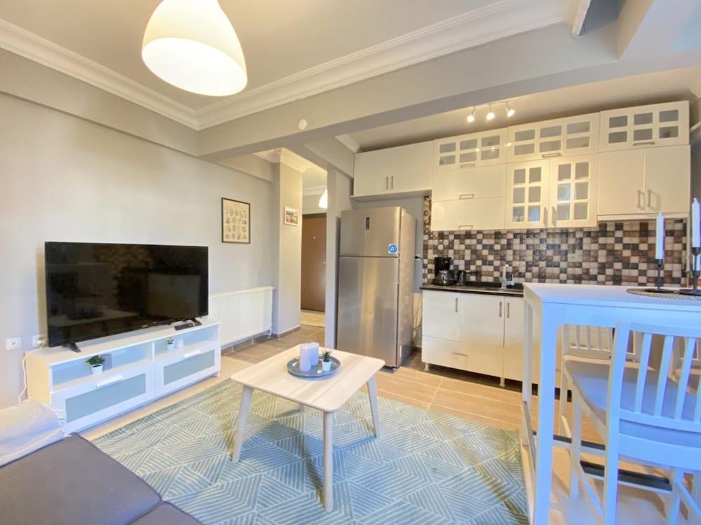 Lovely Flat With Central Location in Fatih