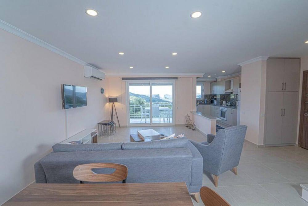 Peaceful Duplex With Splendid View in Gocek