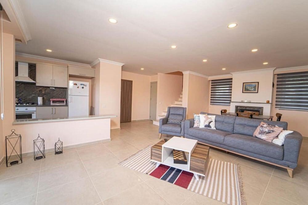 Peaceful Duplex With Splendid View in Gocek