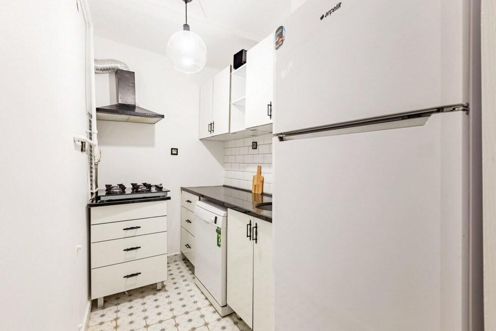 Central Flat Near Taksim Square in Sisli