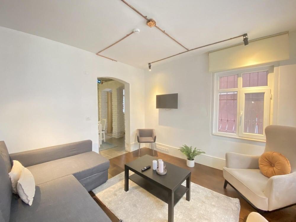Missafir Spectacular and Central Flat in Beyoglu