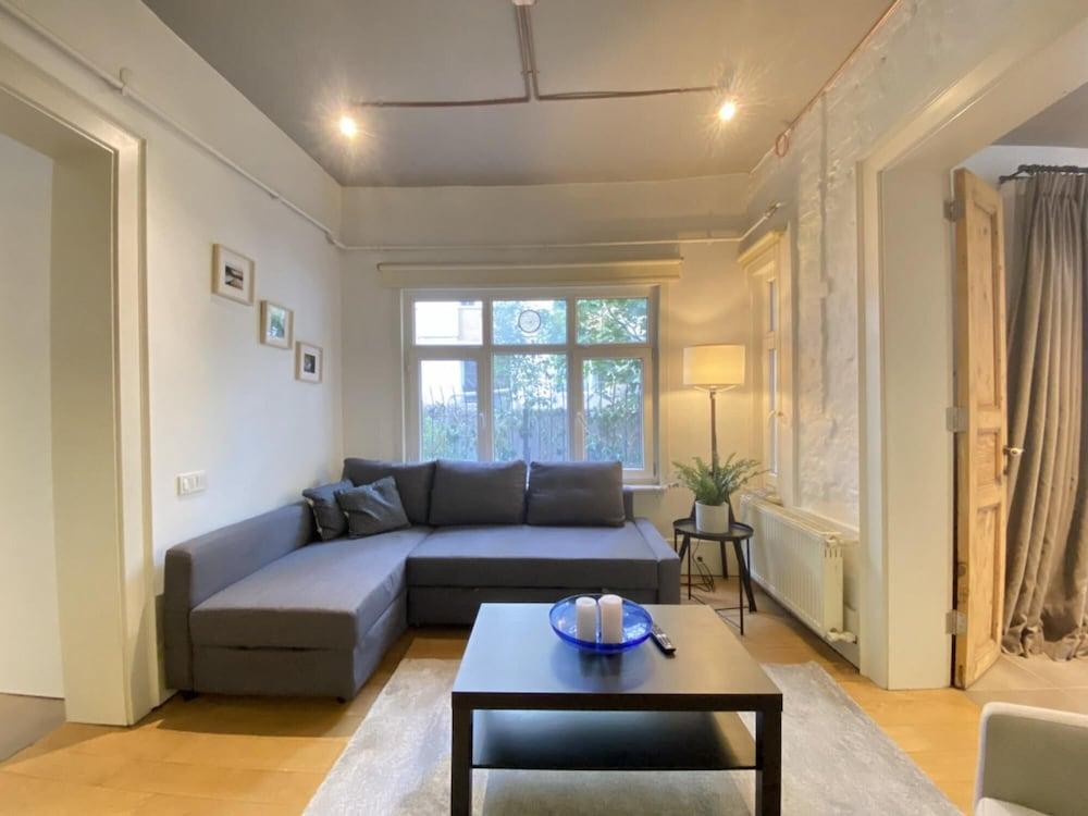 Missafir Charming and Central Flat in Beyoglu