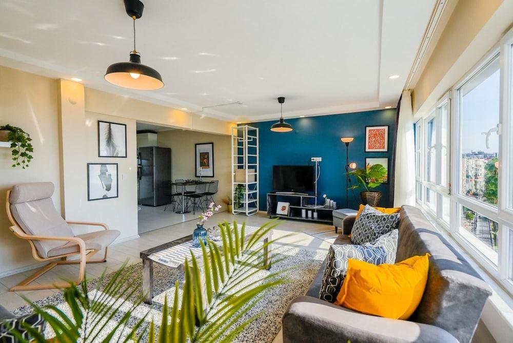 Missafir Chic Flat Near Hadrian s Gate