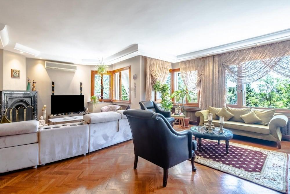 Ravishing Flat With Nature View in Florya