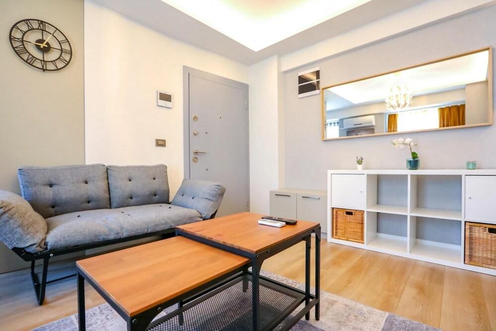 Comfy Flat 500 m to Uskudar Ferry Station