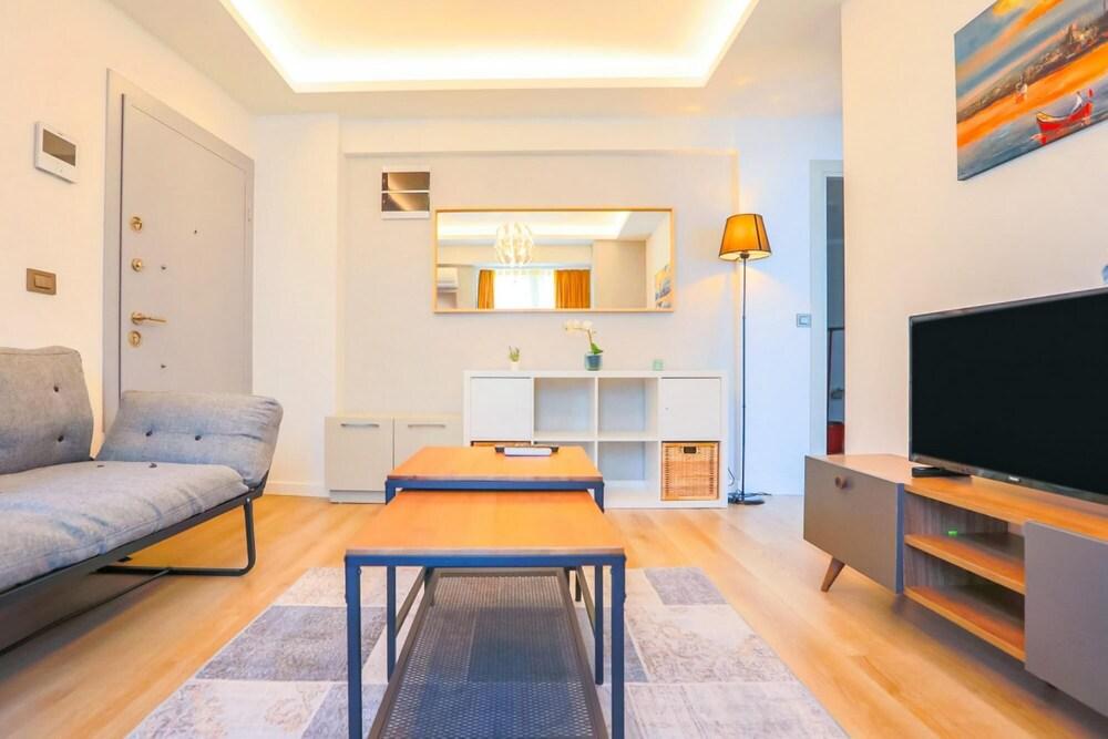 Comfy Flat 500 m to Uskudar Ferry Station