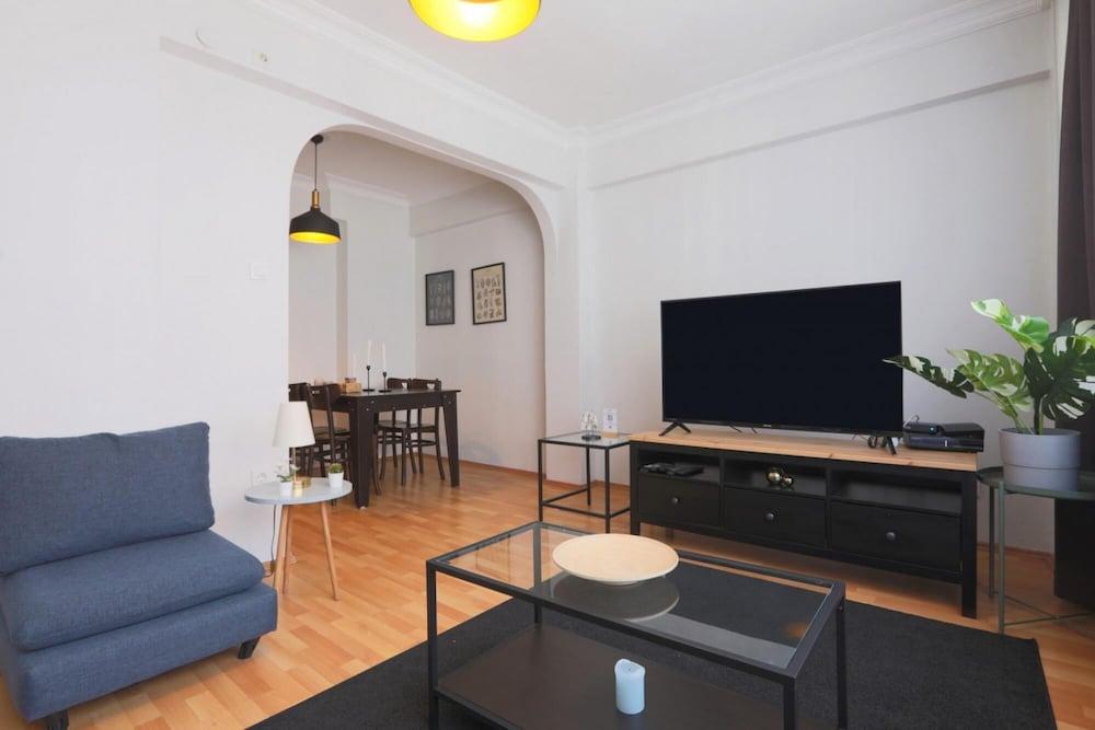 Stylish and Convenient Apartment in Sisli