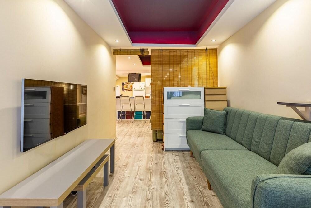 Stylish and Central Flat With Backyard in Sisli