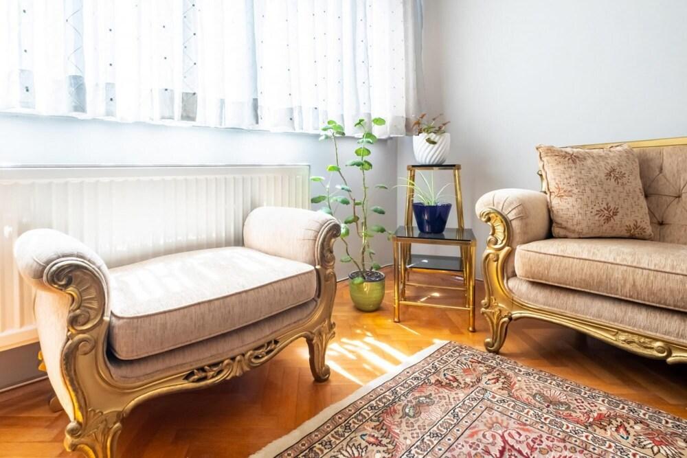 Captivating and Central Flat With Balcony in Sisli