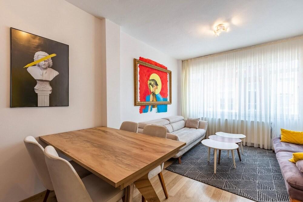 Central and Vibrant Flat in Besiktas