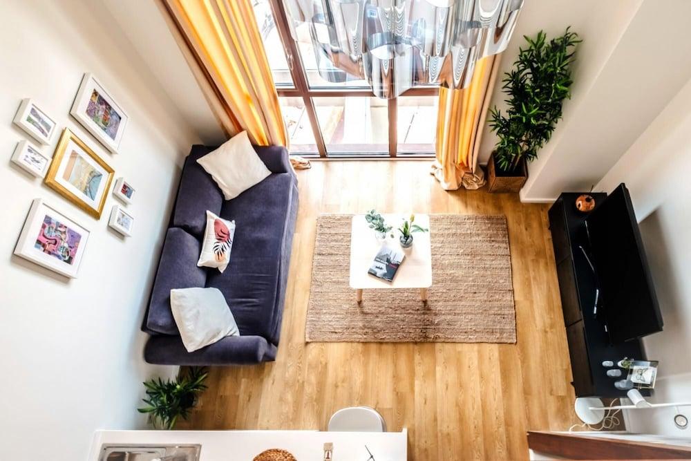 Cozy Loft With Skyline View in Modern Residence