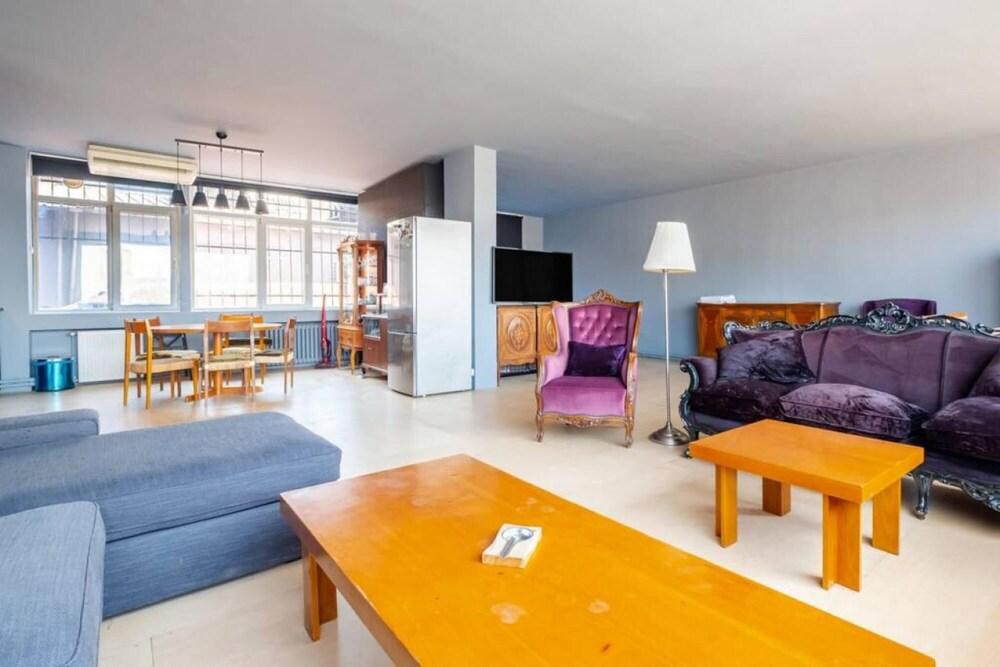 Flat With Karakoy View Near Ferry Station