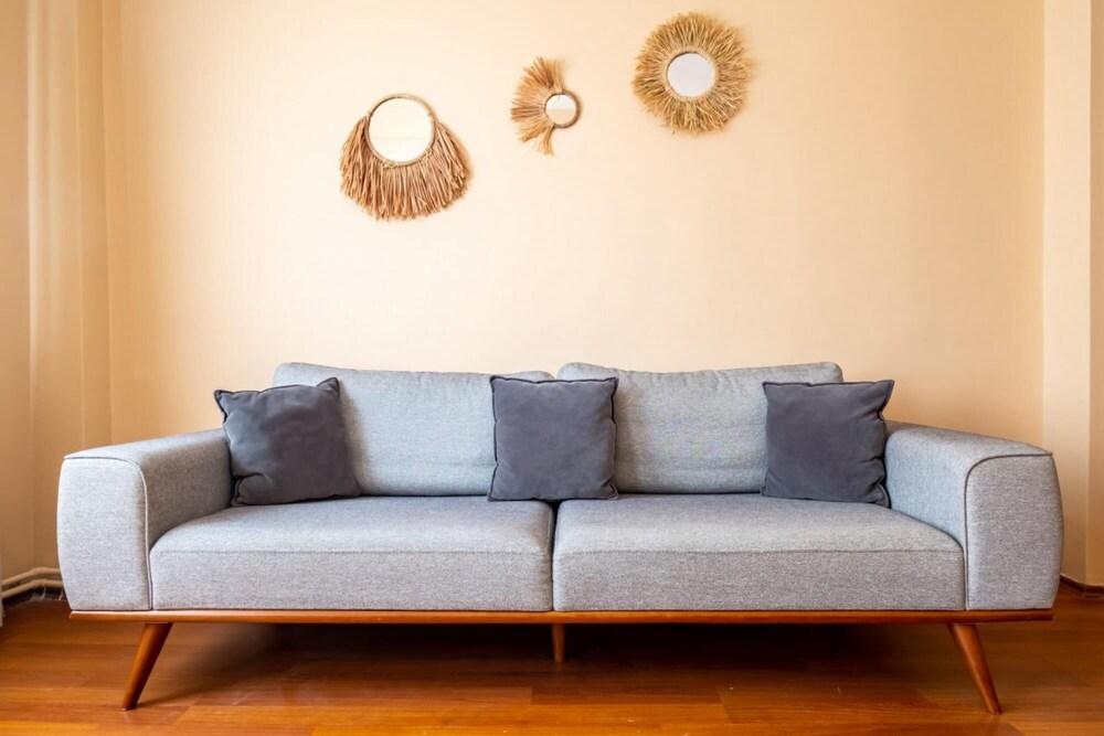 Excellent Flat With Balcony Near Taksim Square