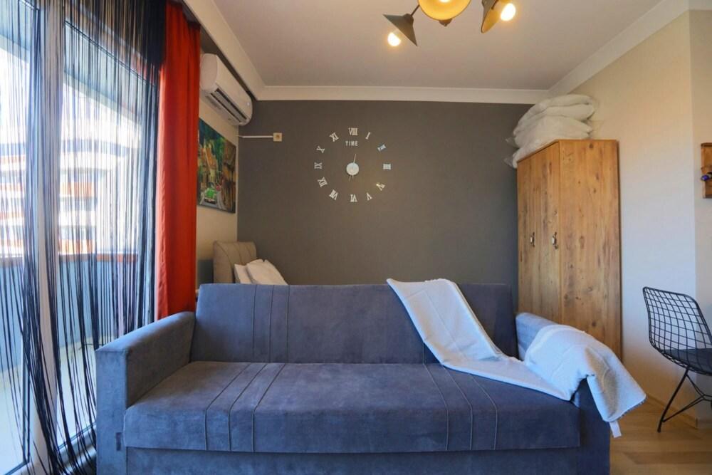 Studio Flat With Shared Pool Near Sabiha Gokcen