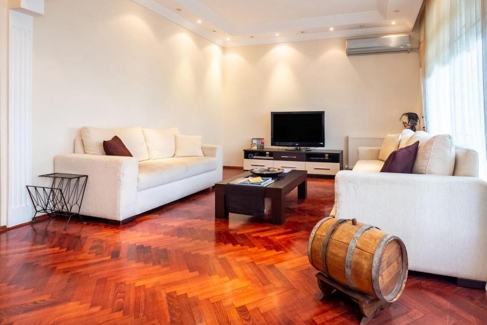 Bright and Central Flat in Kadikoy With Balcony