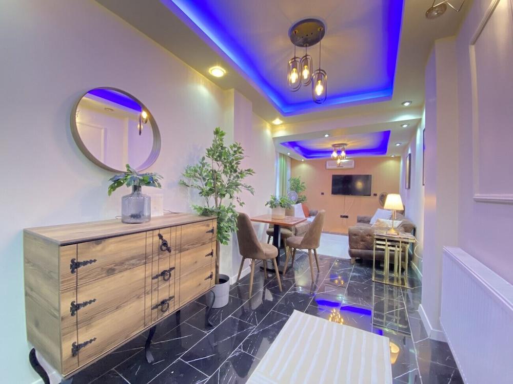 Refreshing Duplex Flat With Jacuzzi in Sisli