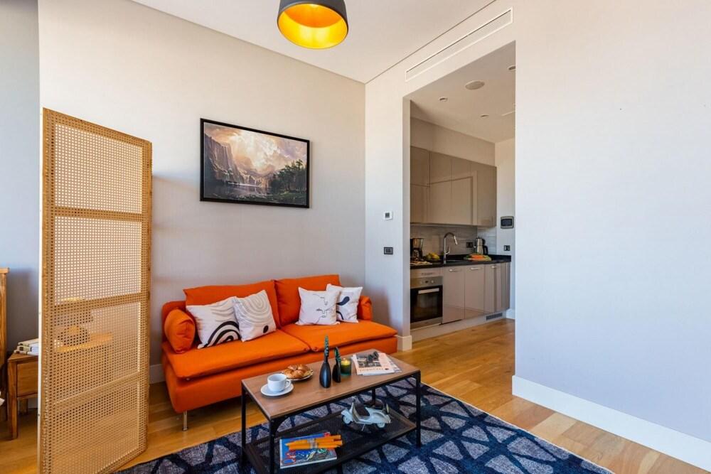 Studio Flat With Panoramic City View in Atasehir