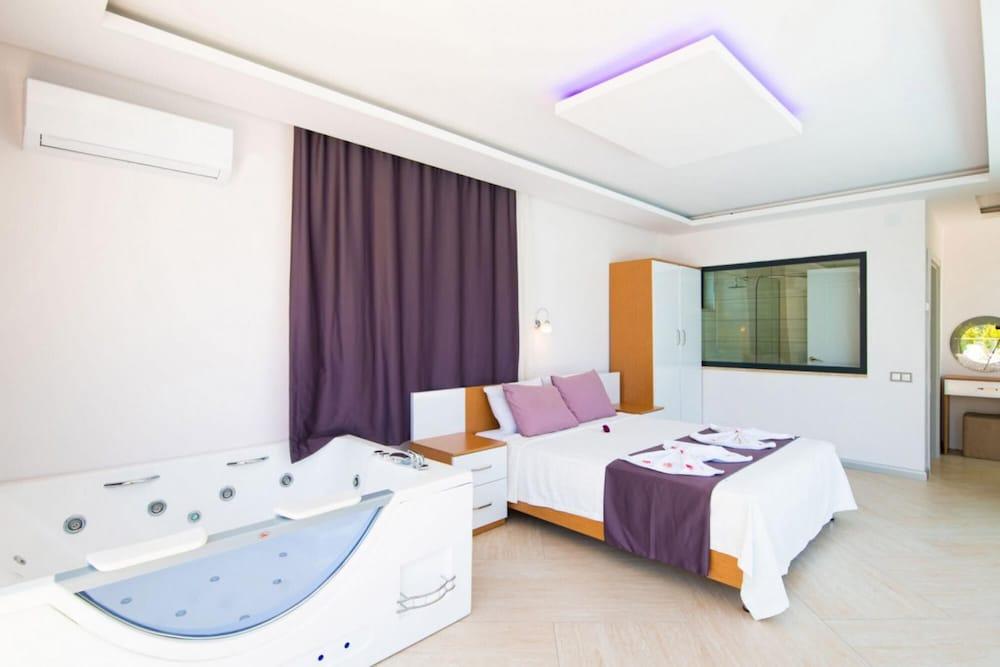 Dreamy Villa With Private Pool and Jacuzzi in Kas