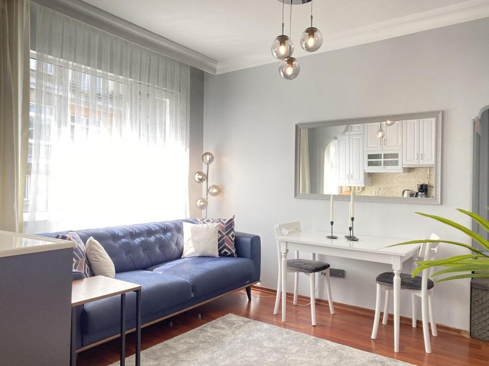 Modern and Stylish Flat Near Taksim Square