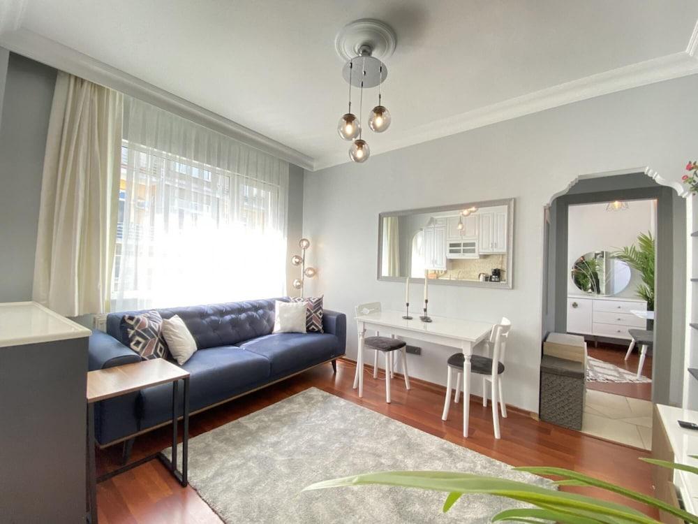 Modern and Stylish Flat Near Taksim Square