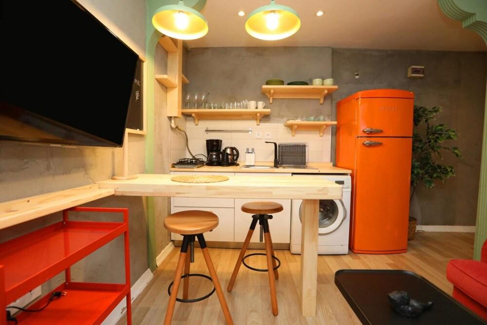 Pleasant Flat Near Taksim Square in Beyoglu