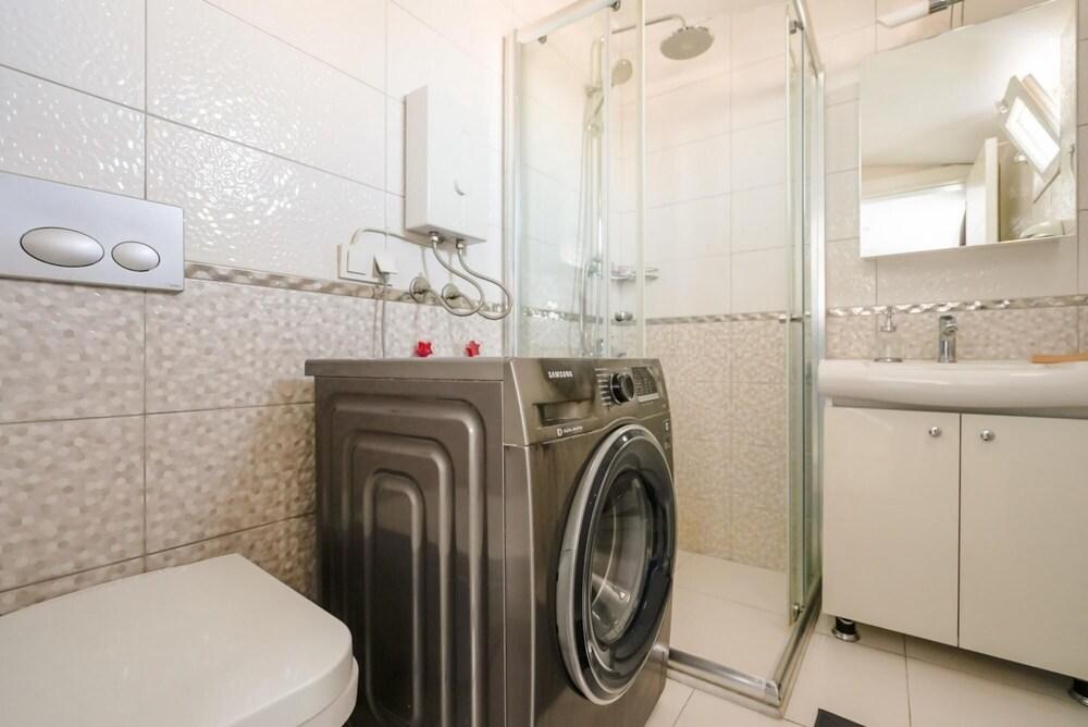 Missafir Superb Flat Near Hadrian s Gate