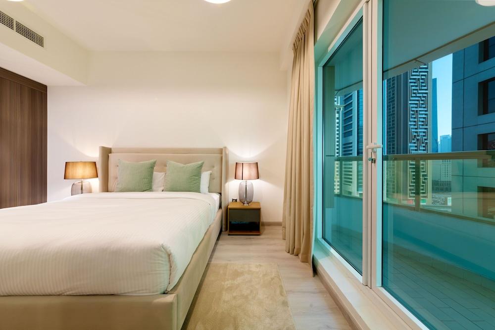 Maison Privee - Millennium Executive Tower