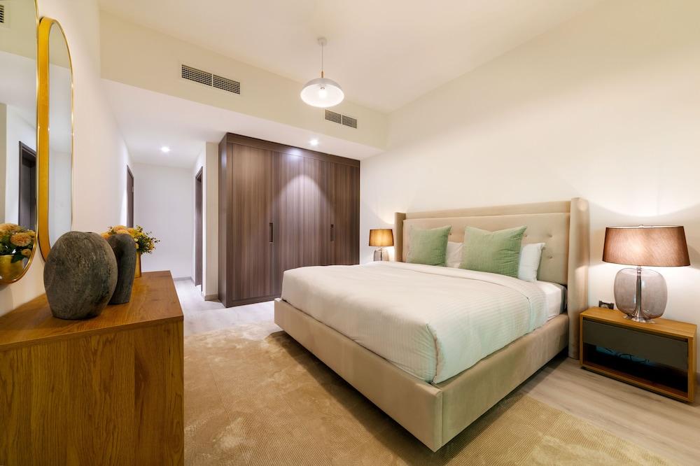 Maison Privee - Millennium Executive Tower