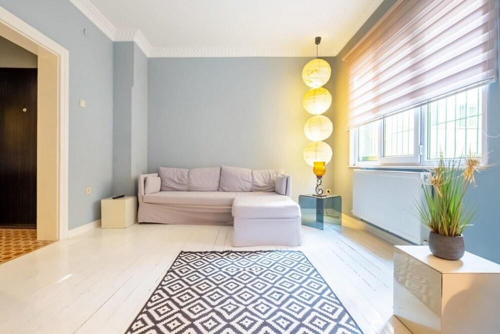 Delightful Flat Close to Galata 2 Mins to Metro