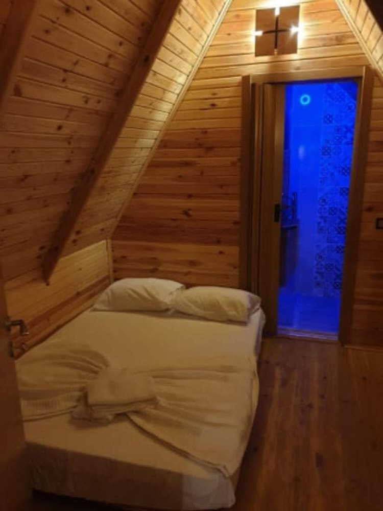 Charming Bungalow in Cinarcik With Shared Garden