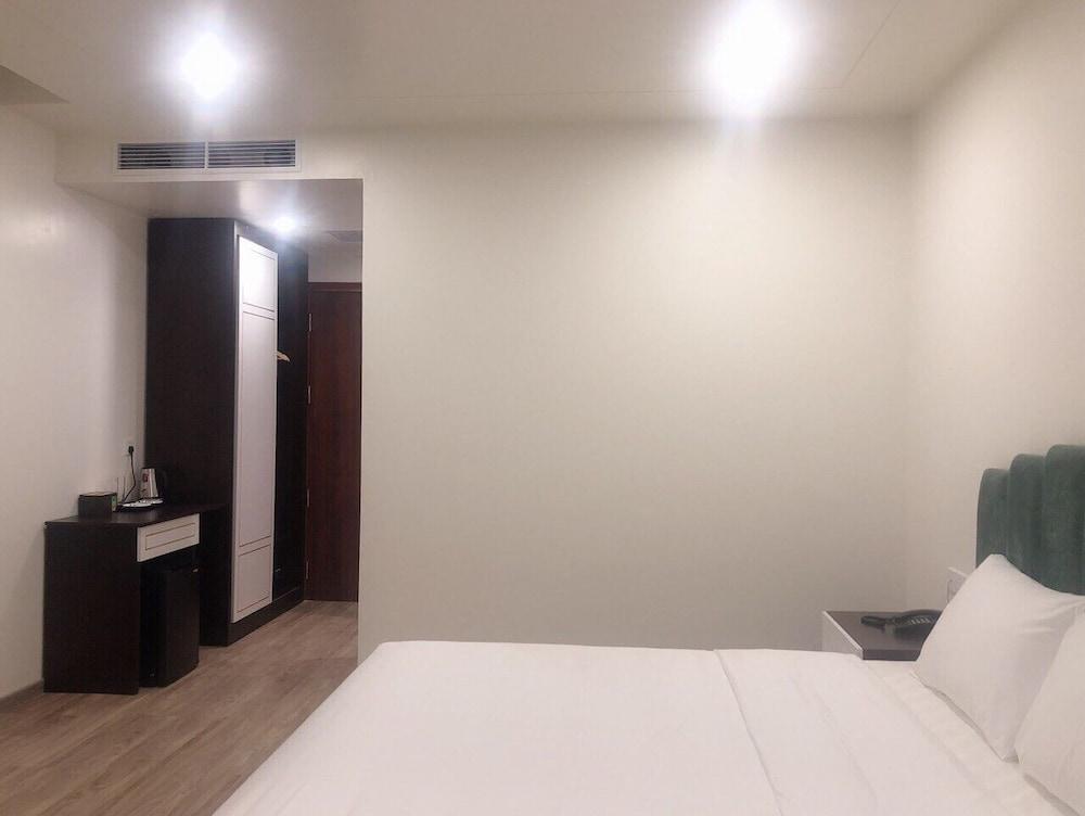 Lotus Hotel & Apartment