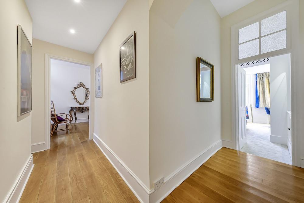 Kensington Queens Gate Apartment