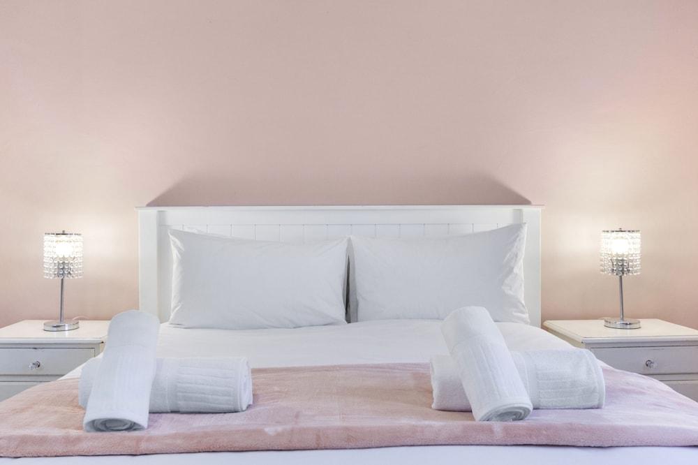 Joubert 107 by HostAgents