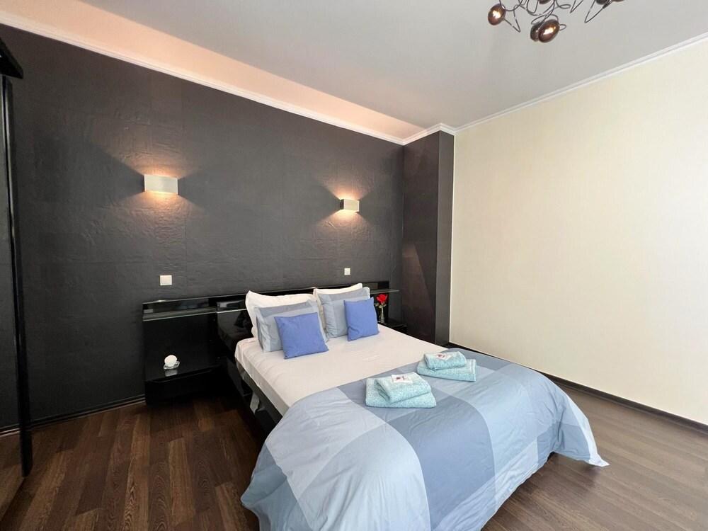 Portim O River View by Homing