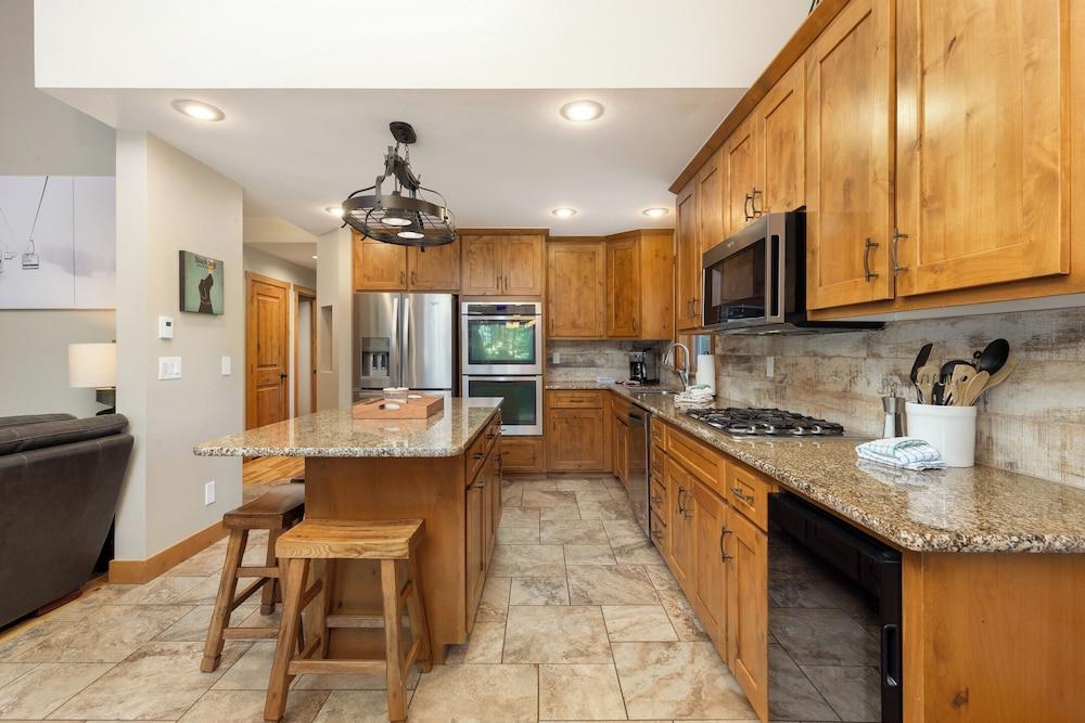 8 Crown Drive by Summit County Mountain Retreats