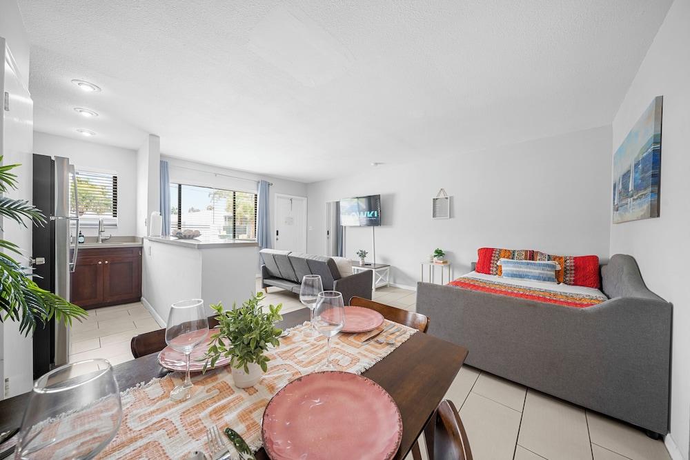 Bayview Apartments by Lowkl