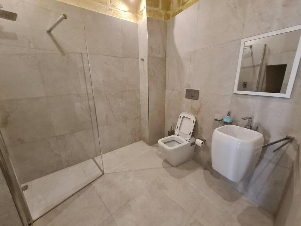 Farmhouse Villa in Gozo With Large Pool & Garden