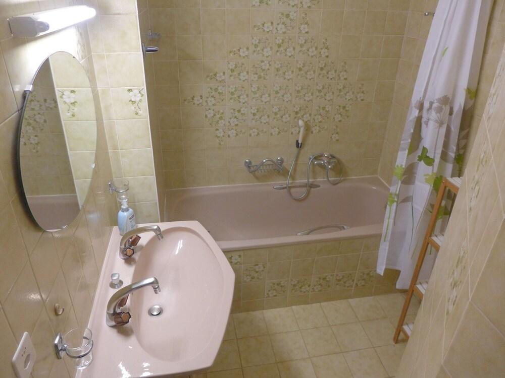 Victoria A B C Crans-montana