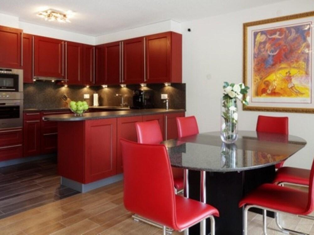 Ambassador B11 Leukerbad