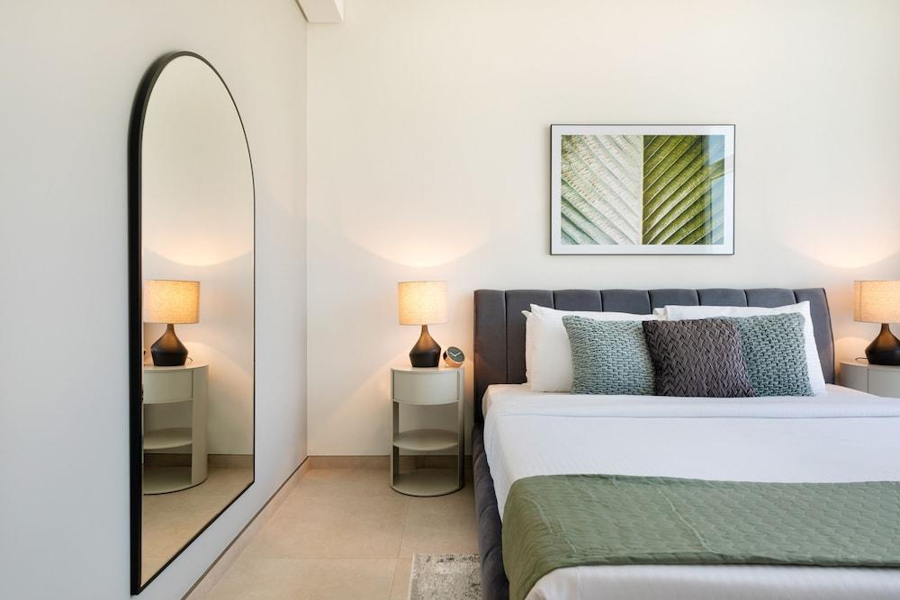 Maison Privee - Tranquil Apt w/ Mesmerizing Views Cls to Marina