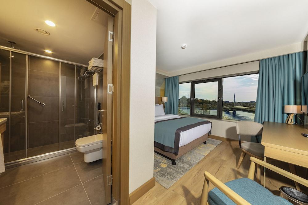 Csk The Halich Port Istanbul