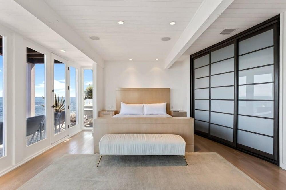Coastline Villa In Malibu