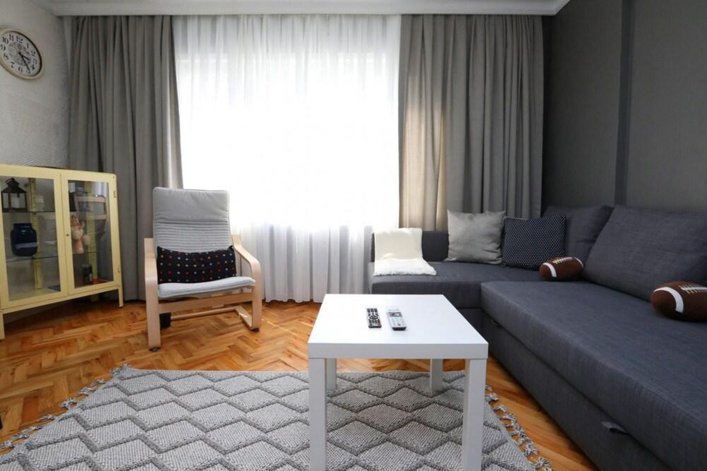 Stylish and Central Flat in Kadikoy