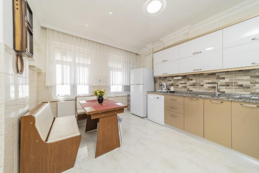 Central and Pleasant Flat in Muratpasa