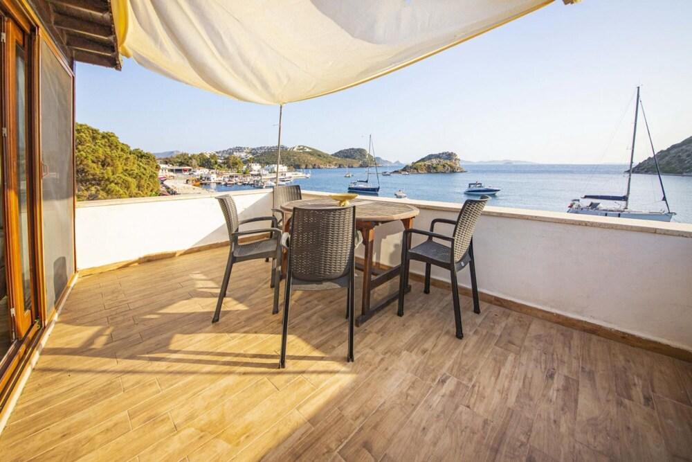 Seaside House With Refreshing View in Gumusluk