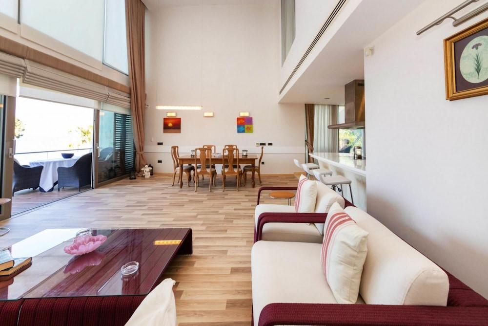 Regal Home With Shared Pool Near Beach in Bodrum