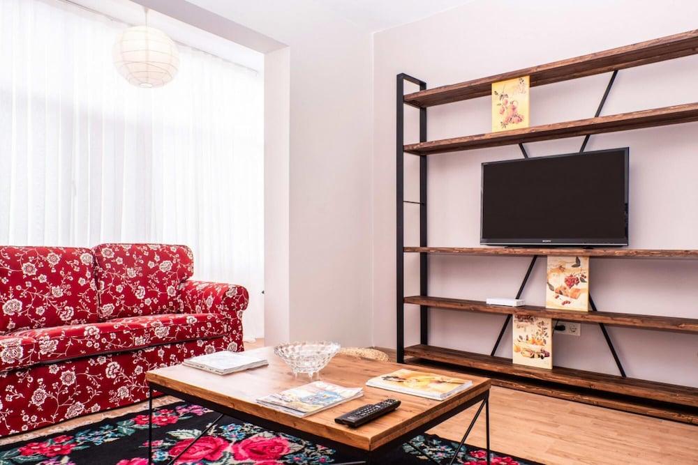 Flat Near Harem Shore in Uskudar