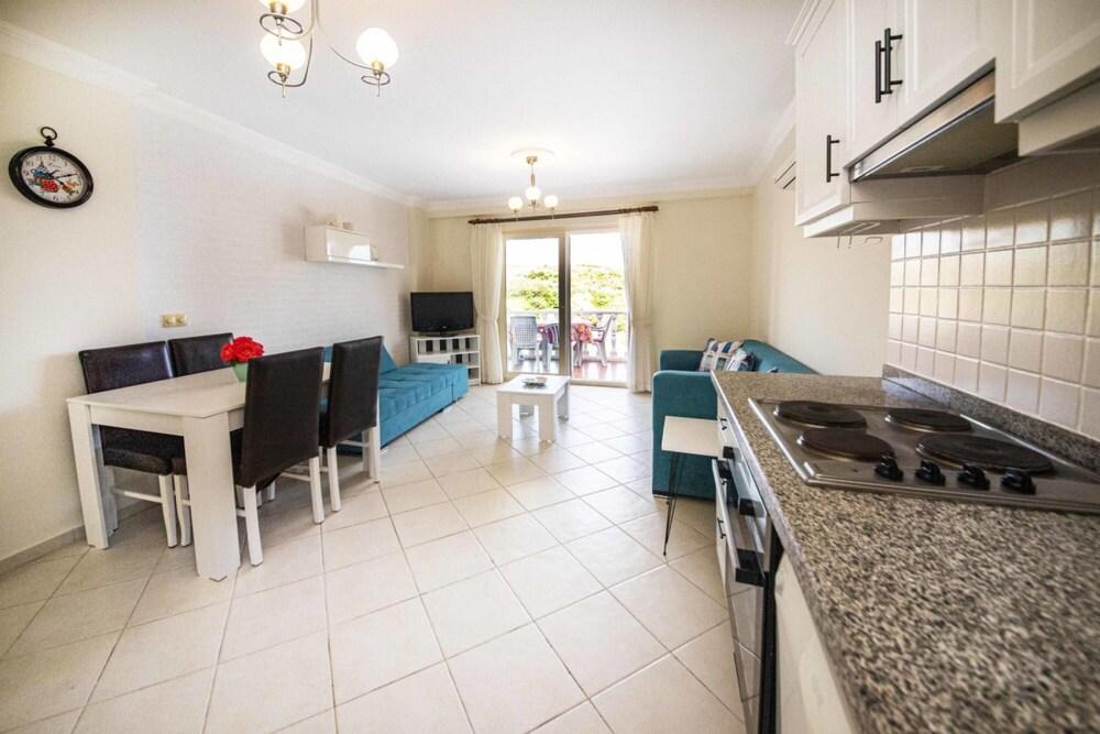 Stunning Flat Near Beach With Shared Pool n Bodrum