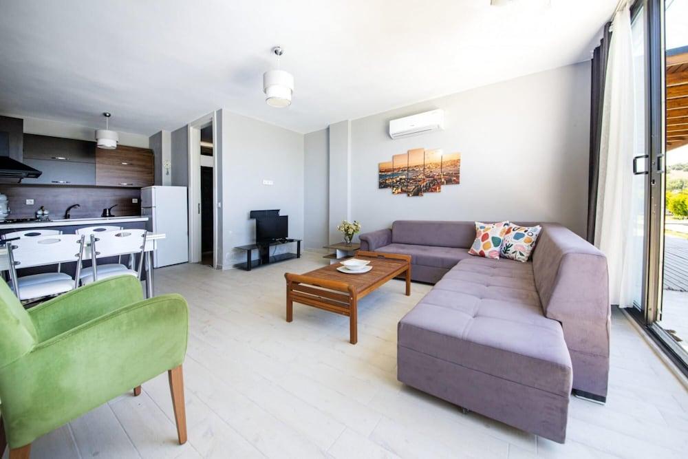 Secluded Villa With Garden in Milas