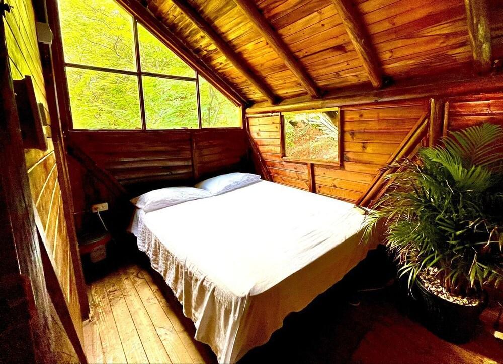 TAMARINDO BEACH HOSTEL